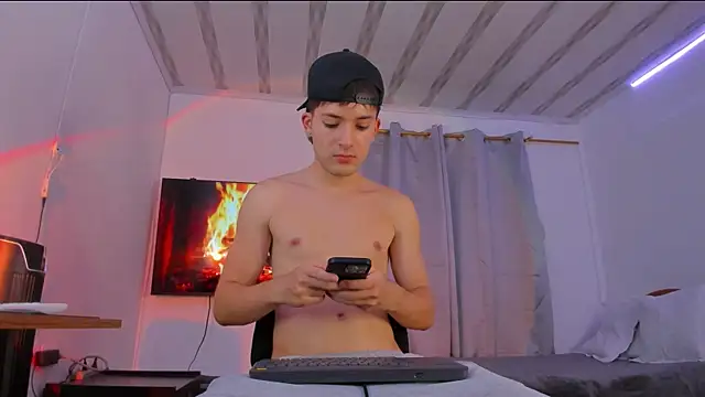 bower and colucci online show from October 4, 2025, 2:35 am