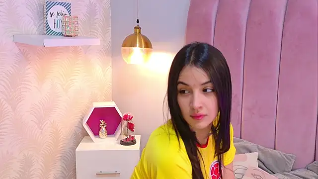LeenaBrown online show from June 17, 2026, 12:37 pm
