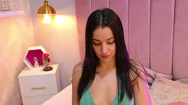 LeenaBrown online show from June 30, 2026, 12:38 pm