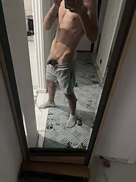 Kurtsikicixh online show from March 18, 2026, 11:16 pm