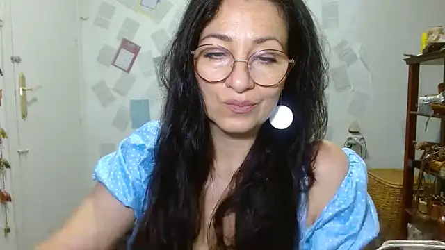 KeisyNeonX online show from August 2, 2026, 6:05 pm