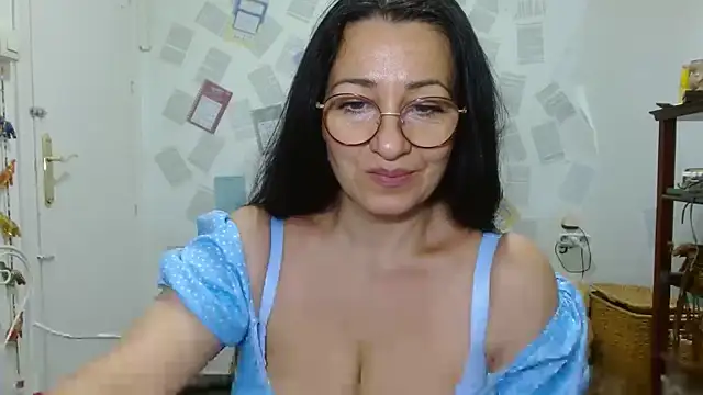 KeisyNeonX online show from August 4, 2026, 1:48 pm