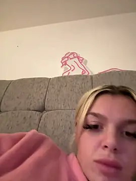 IrishTeenBarbie69 online show from February 2, 2025, 12:30 am