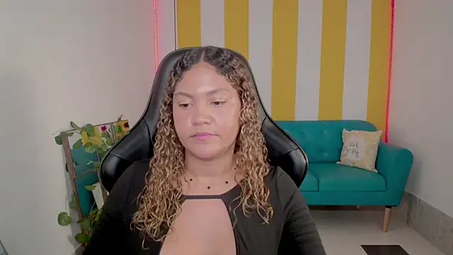 Cristal War online show from September 29, 2025, 11:32 pm