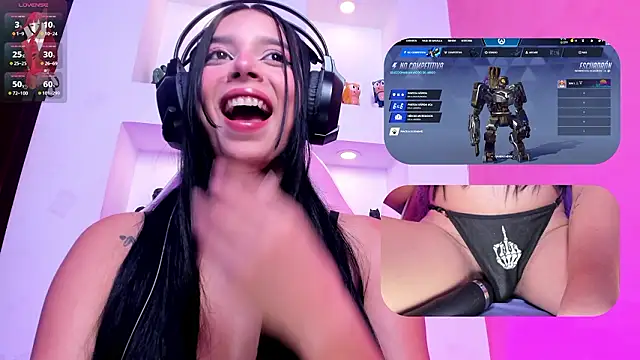 SweetieCloe  online show from February 21, 2026, 9:28 pm