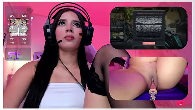 SweetieCloe  online show from May 18, 2026, 9:41 pm