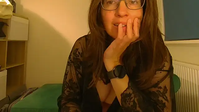 Ella Next Door online show from May 6, 2026, 8:57 pm