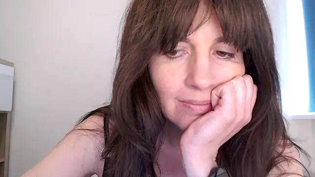 Snapshot of Ella_Next_Door chatting on March 17, 2026, 3:26 pm Ella Next Door online show from March 17, 2026, 3:26 pm