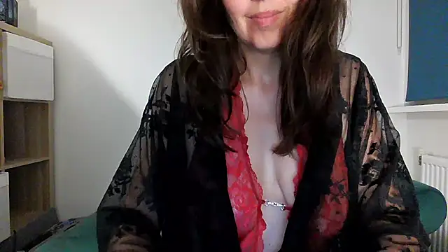 Snapshot of Ella_Next_Door chatting on June 14, 2026, 10:11 pm Ella Next Door online show from June 14, 2026, 10:11 pm