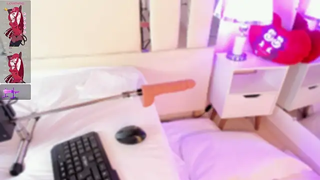 Miliaangeles online show from October 31, 2025, 11:40 am