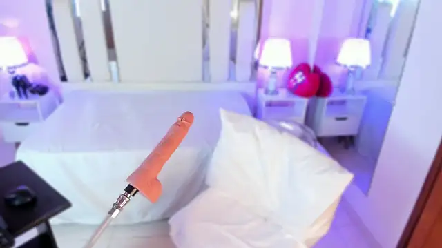 Miliaangeles online show from November 3, 2025, 12:09 pm