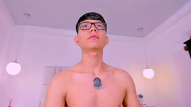 Snapshot of CodyTwink chatting on July 28, 2026, 1:43 pm CodyTwink online show from July 28, 2026, 1:43 pm