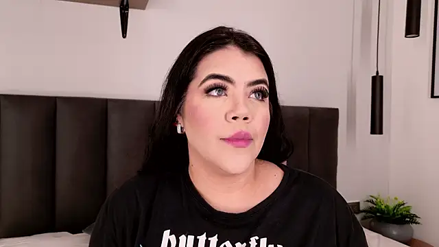 Harmonybabe  online show from March 15, 2026, 9:33 pm