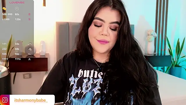 Harmonybabe  online show from May 31, 2026, 8:42 pm