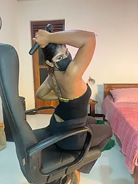 Snapshot of Cinderella-98 chatting on April 5, 2026, 11:50 am Cinderella-98 online show from April 5, 2026, 11:50 am