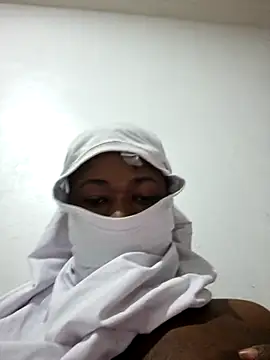 longD157 online show from September 25, 2025, 8:37 pm