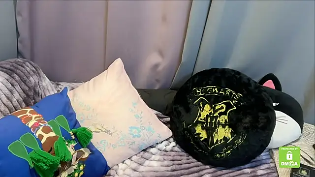 Unique-Beauty online show from October 31, 2025, 4:03 pm