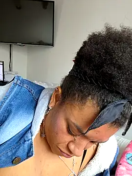 Selket11 online show from March 10, 2025, 4:14 pm