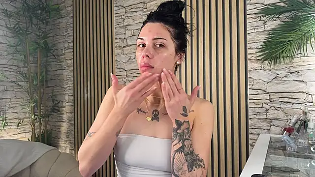 NattyFierros online show from December 16, 2025, 6:01 pm