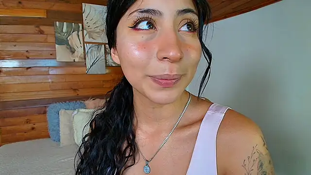 amber curly online show from March 2, 2026, 7:10 pm