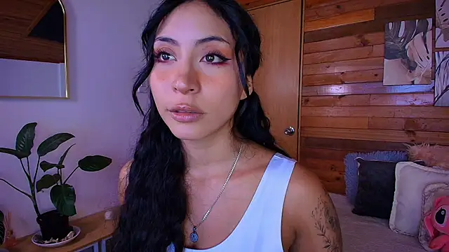 amber curly online show from May 5, 2026, 7:50 pm