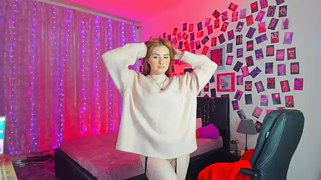 BellaTorne  online show from March 6, 2025, 2:29 pm