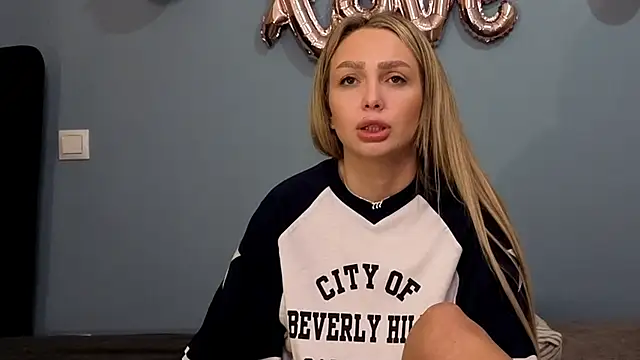 Snapshot of AnnaMaee chatting on March 2, 2025, 2:30 am AnnaMaee online show from March 2, 2025, 2:30 am