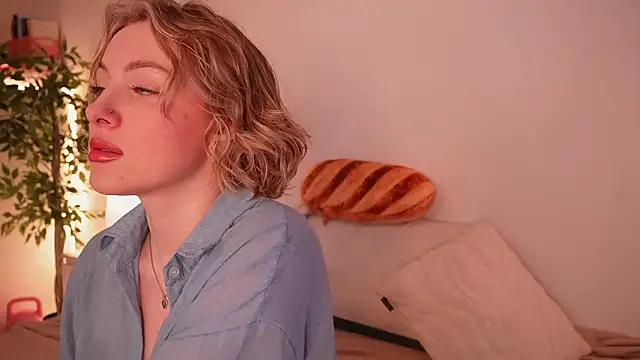 Snapshot of kris69kiss chatting on March 13, 2026, 1:05 pm kris69kiss online show from March 13, 2026, 1:05 pm