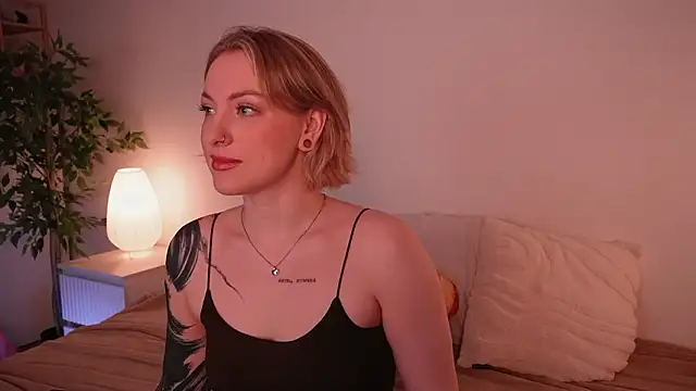 Snapshot of kris69kiss chatting on March 19, 2026, 1:11 pm kris69kiss online show from March 19, 2026, 1:11 pm