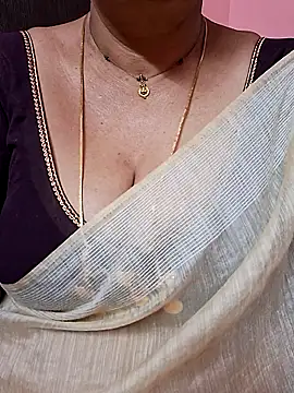 ananya956 online show from February 19, 2026, 1:57 am