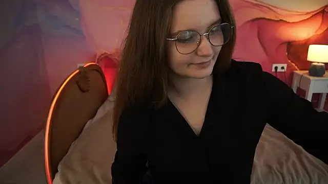 MagicPeachh  online show from September 23, 2025, 8:21 am