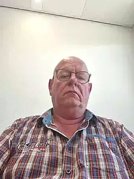 andrejoyfull64 online show from June 29, 2026, 1:00 pm