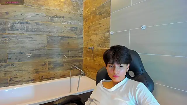 Snapshot of Bryce_Evans chatting on March 16, 2025, 12:01 am Bryce Evans online show from March 16, 2025, 12:01 am