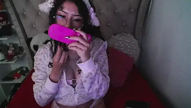 Snapshot of CherieCurl chatting on March 8, 2026, 8:17 am CherieCurl online show from March 8, 2026, 8:17 am