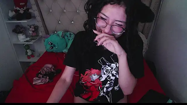 Snapshot of CherieCurl chatting on November 14, 2025, 12:42 pm CherieCurl online show from November 14, 2025, 12:42 pm