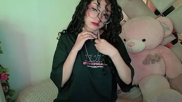 CherieCurl online show from May 25, 2026, 5:33 pm