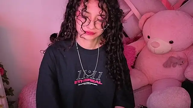 CherieCurl online show from May 26, 2026, 3:32 pm