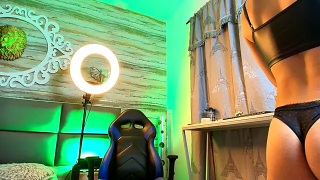 Bella salvatore online show from September 21, 2025, 2:44 pm