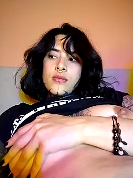 taaylor33 online show from September 14, 2025, 4:35 am