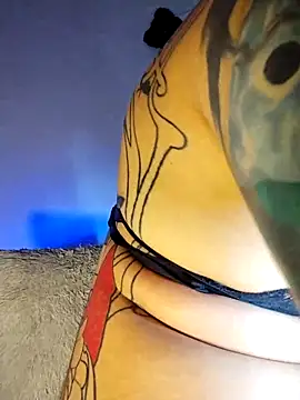 taaylor33 online show from March 20, 2025, 7:14 am