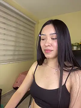 Snapshot of Starliee__ chatting on June 19, 2026, 1:00 am Starliee online show from June 19, 2026, 1:00 am