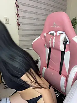 Starliee   online show from February 25, 2025, 11:37 pm