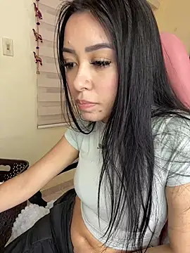 Starliee   online show from March 18, 2025, 11:31 pm