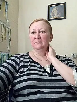 Snapshot of blondyaguar chatting on February 26, 2026, 3:45 pm blondyaguar online show from February 26, 2026, 3:45 pm