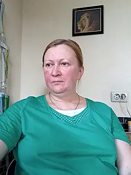 Snapshot of blondyaguar chatting on April 2, 2026, 9:49 am blondyaguar online show from April 2, 2026, 9:49 am