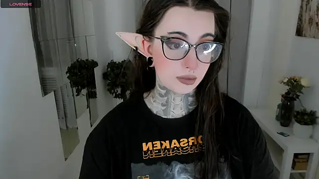 Dixi Pixi  online show from October 9, 2025, 5:41 am