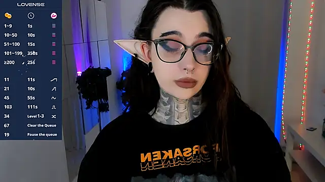 Dixi Pixi  online show from October 16, 2025, 5:49 am