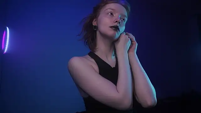 ginger hugs online show from October 8, 2025, 10:10 pm