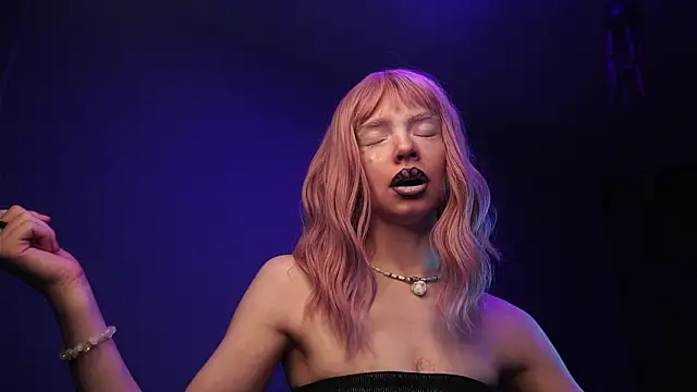 ginger hugs online show from March 8, 2026, 10:02 pm