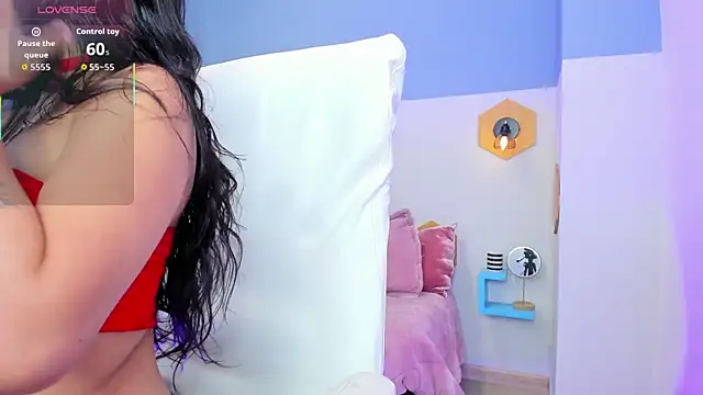 Chloe fischer  online show from September 29, 2025, 2:34 pm